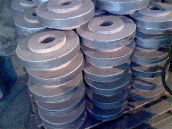 碳素焙燒爐：莫來(lái)石澆注料爐口、爐帽-火龍耐材提供